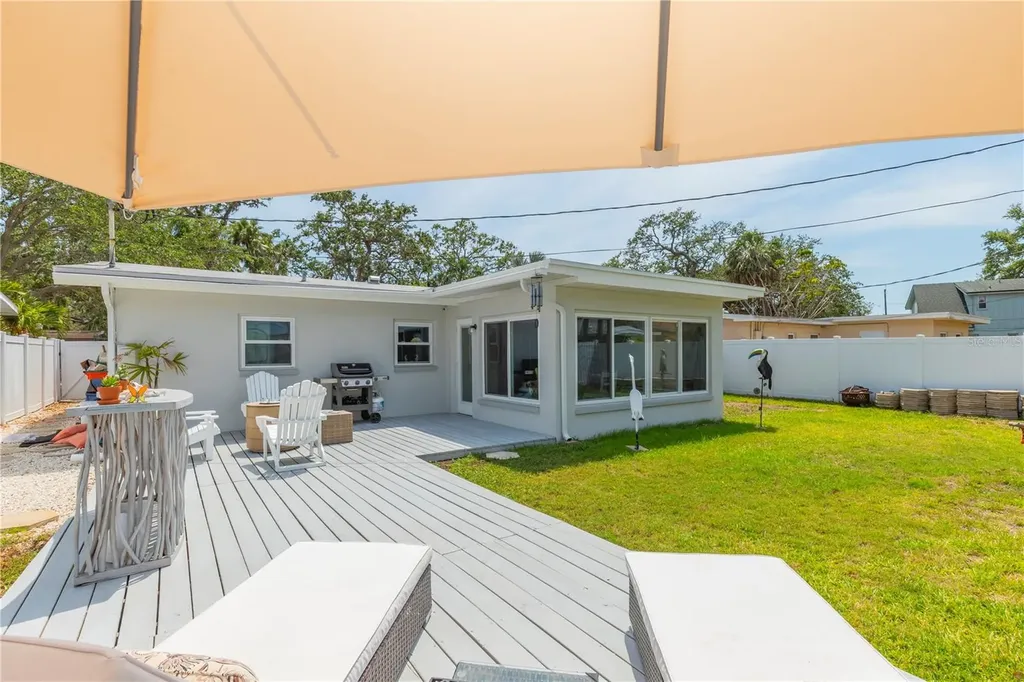 8347 41st Avenue N St Petersburg FL 33709