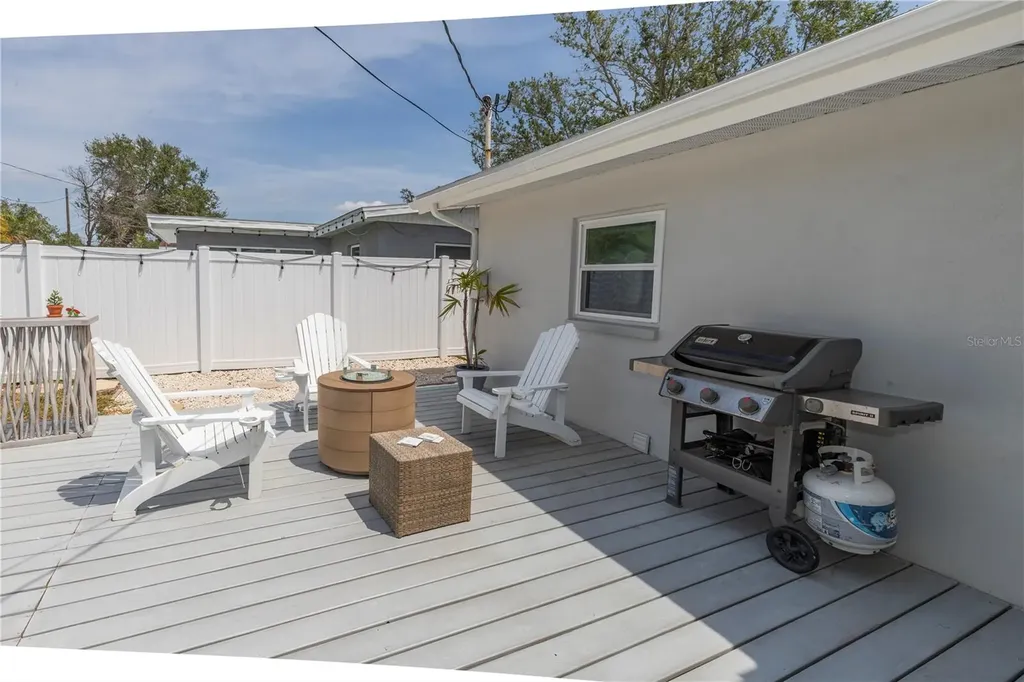 8347 41st Avenue N St Petersburg FL 33709