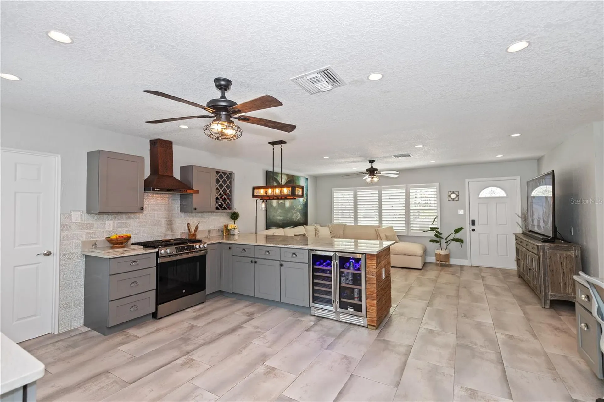 8347 41st Avenue N St Petersburg FL 33709