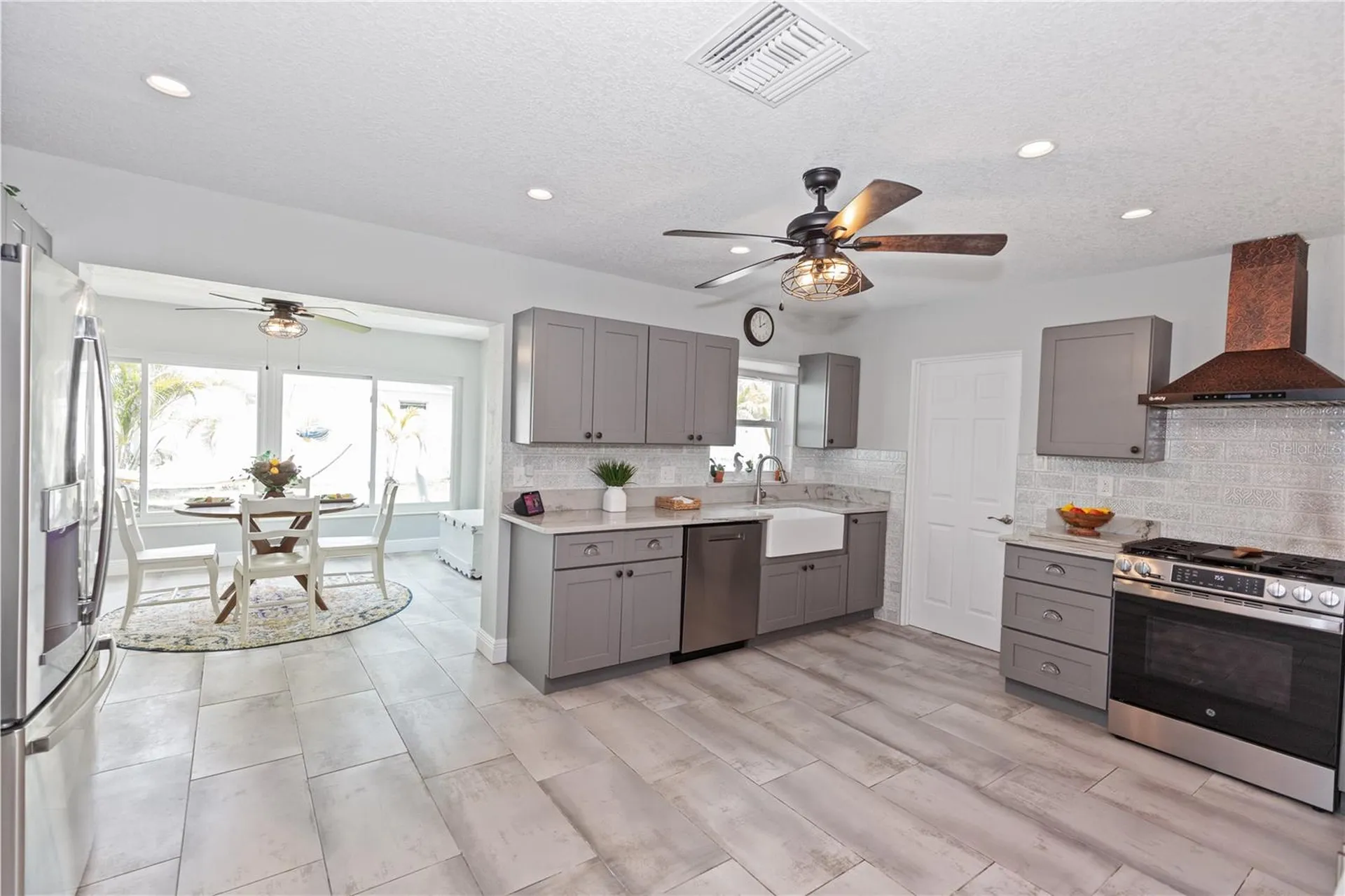 8347 41st Avenue N St Petersburg FL 33709