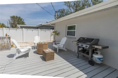 8347 41st Avenue N St Petersburg FL 33709