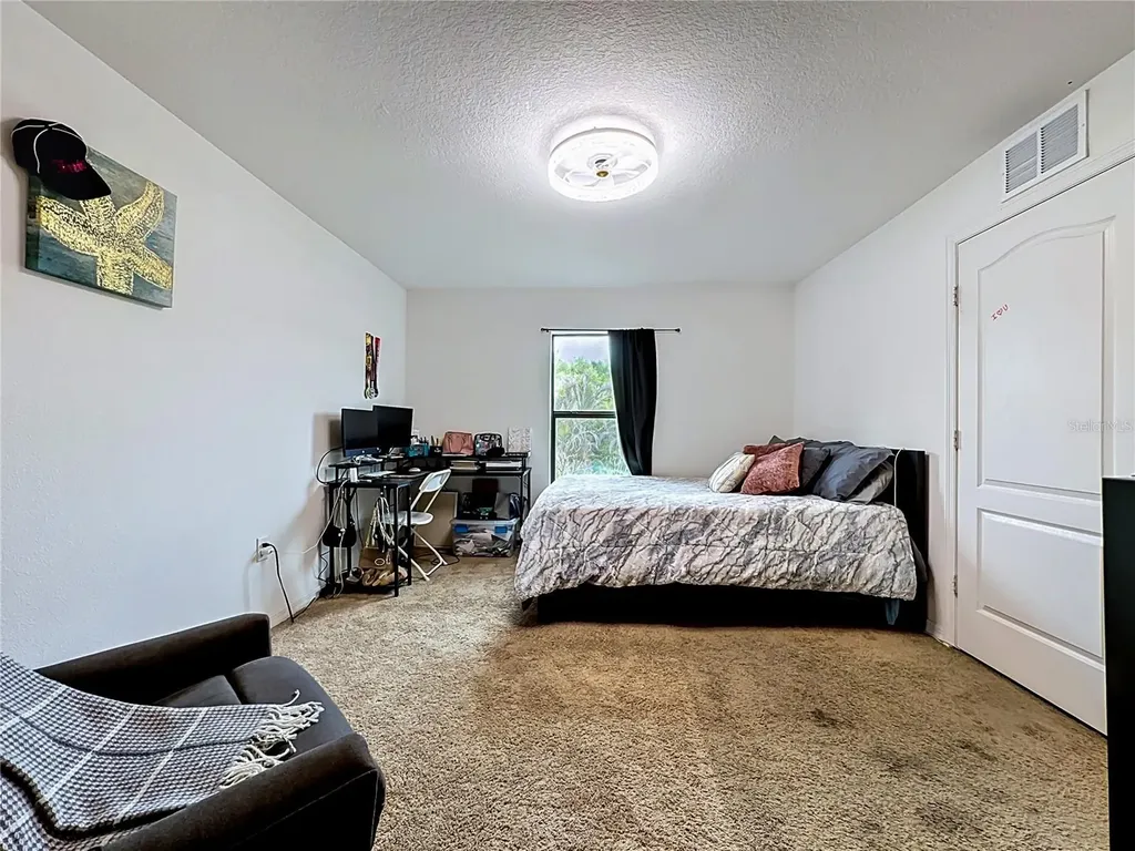 1717 Chatham Green Circle Ruskin FL 33570