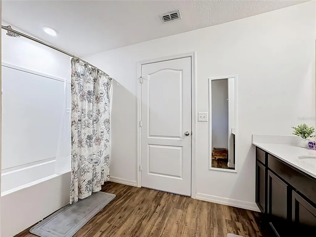 1717 Chatham Green Circle Ruskin FL 33570