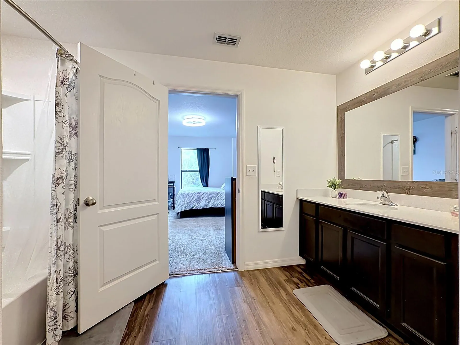 1717 Chatham Green Circle Ruskin FL 33570