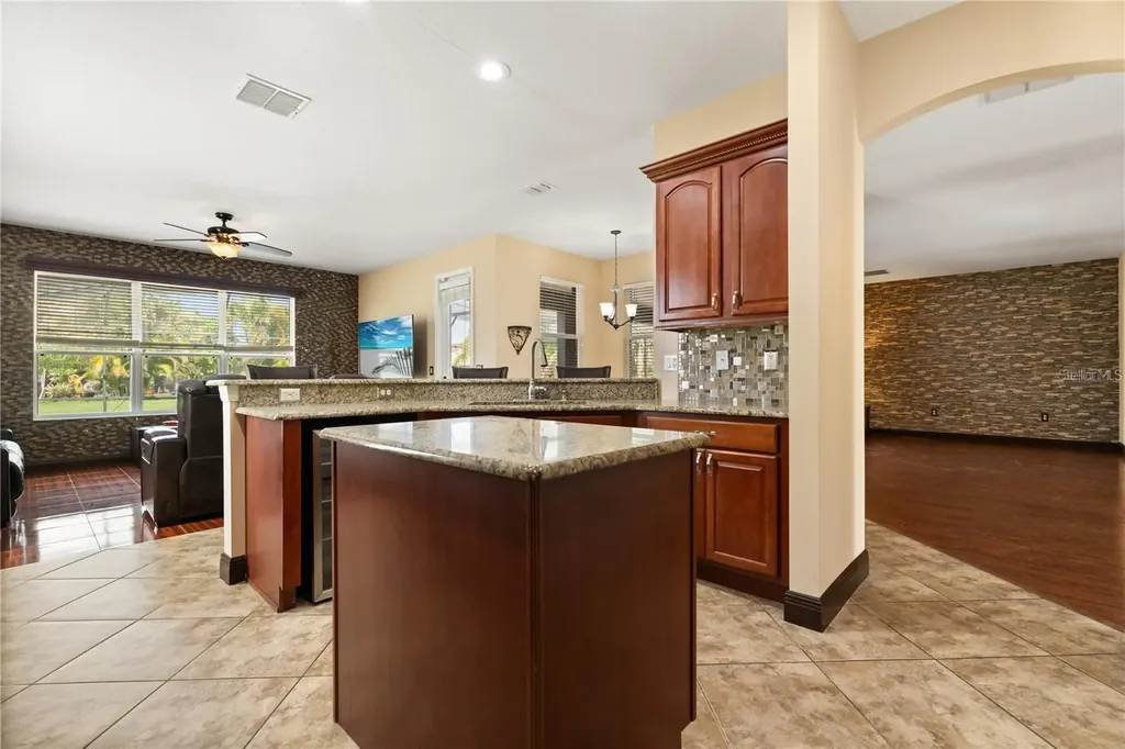 3759 Eagle Isle Circle Kissimmee FL 34746