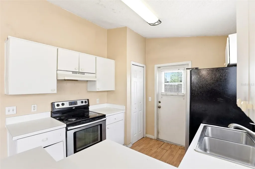 8865 Lambert Lane Orlando FL 32825