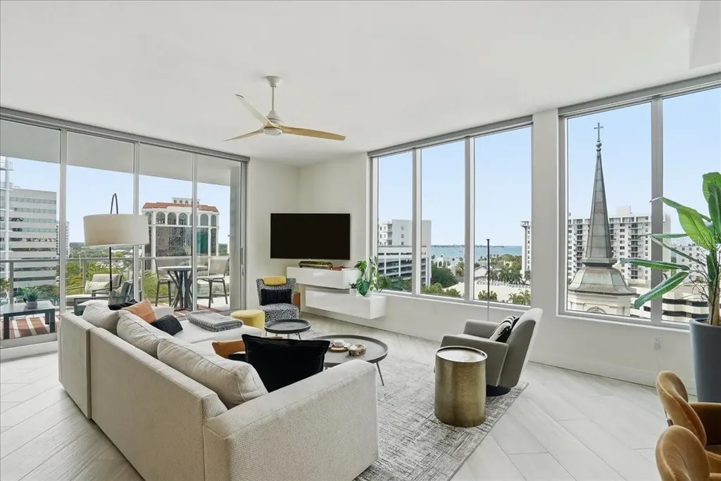 111 S Pineapple Avenue Sarasota FL 34236