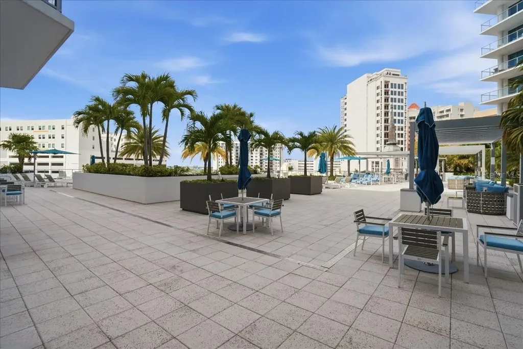 111 S Pineapple Avenue Sarasota FL 34236