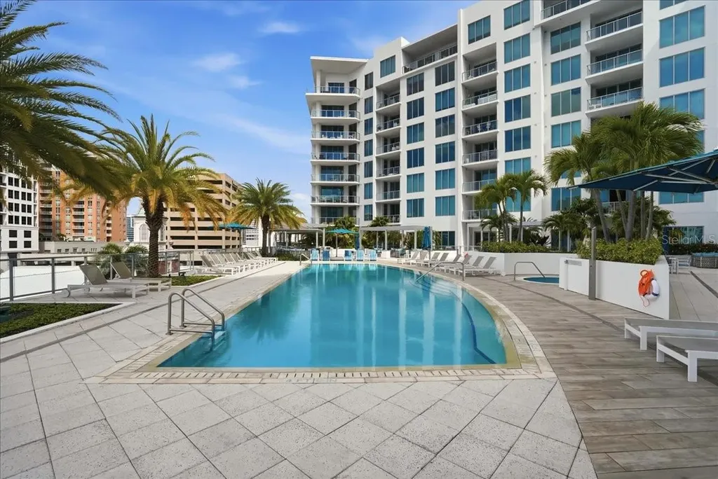 111 S Pineapple Avenue Sarasota FL 34236