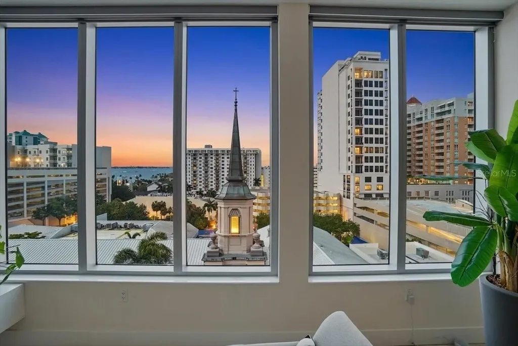 111 S Pineapple Avenue Sarasota FL 34236