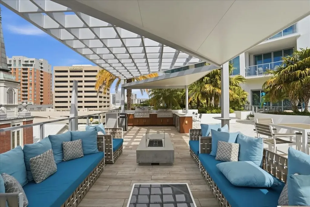111 S Pineapple Avenue Sarasota FL 34236