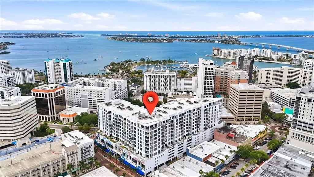 111 S Pineapple Avenue Sarasota FL 34236