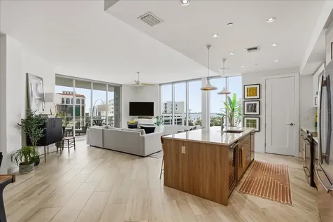 111 S Pineapple Avenue Sarasota FL 34236