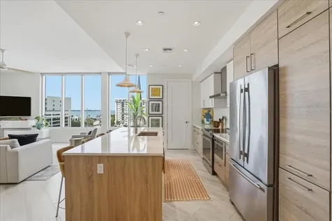 111 S Pineapple Avenue Sarasota FL 34236