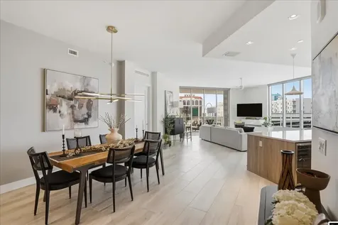 111 S Pineapple Avenue Sarasota FL 34236