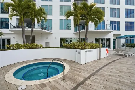 111 S Pineapple Avenue Sarasota FL 34236