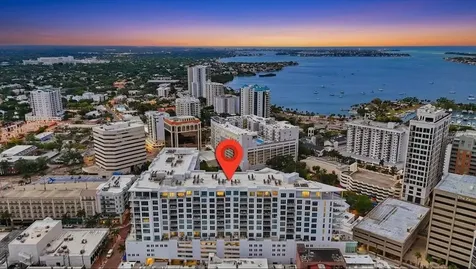 111 S Pineapple Avenue Sarasota FL 34236