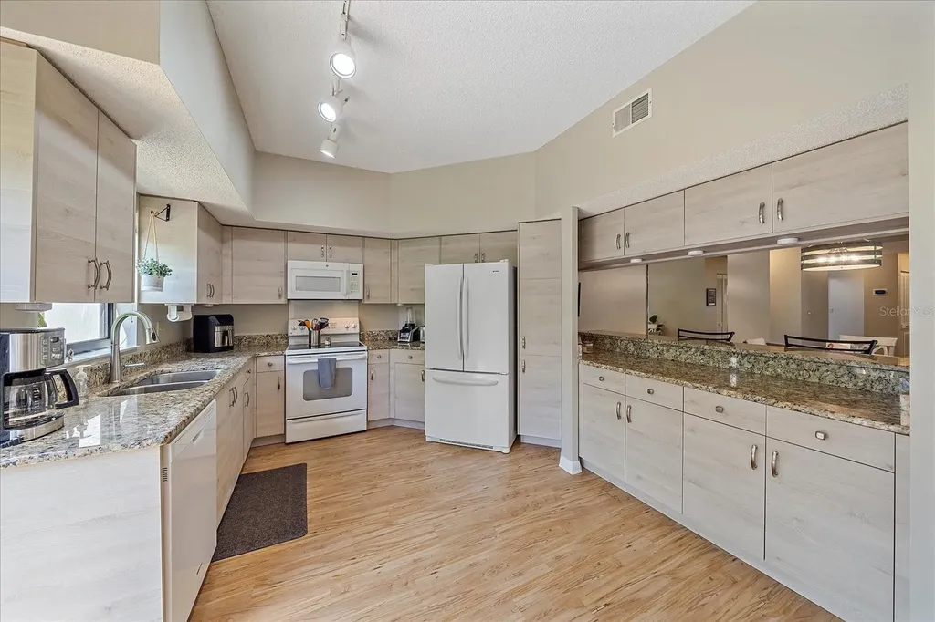 1612 Starling Drive Sarasota FL 34231