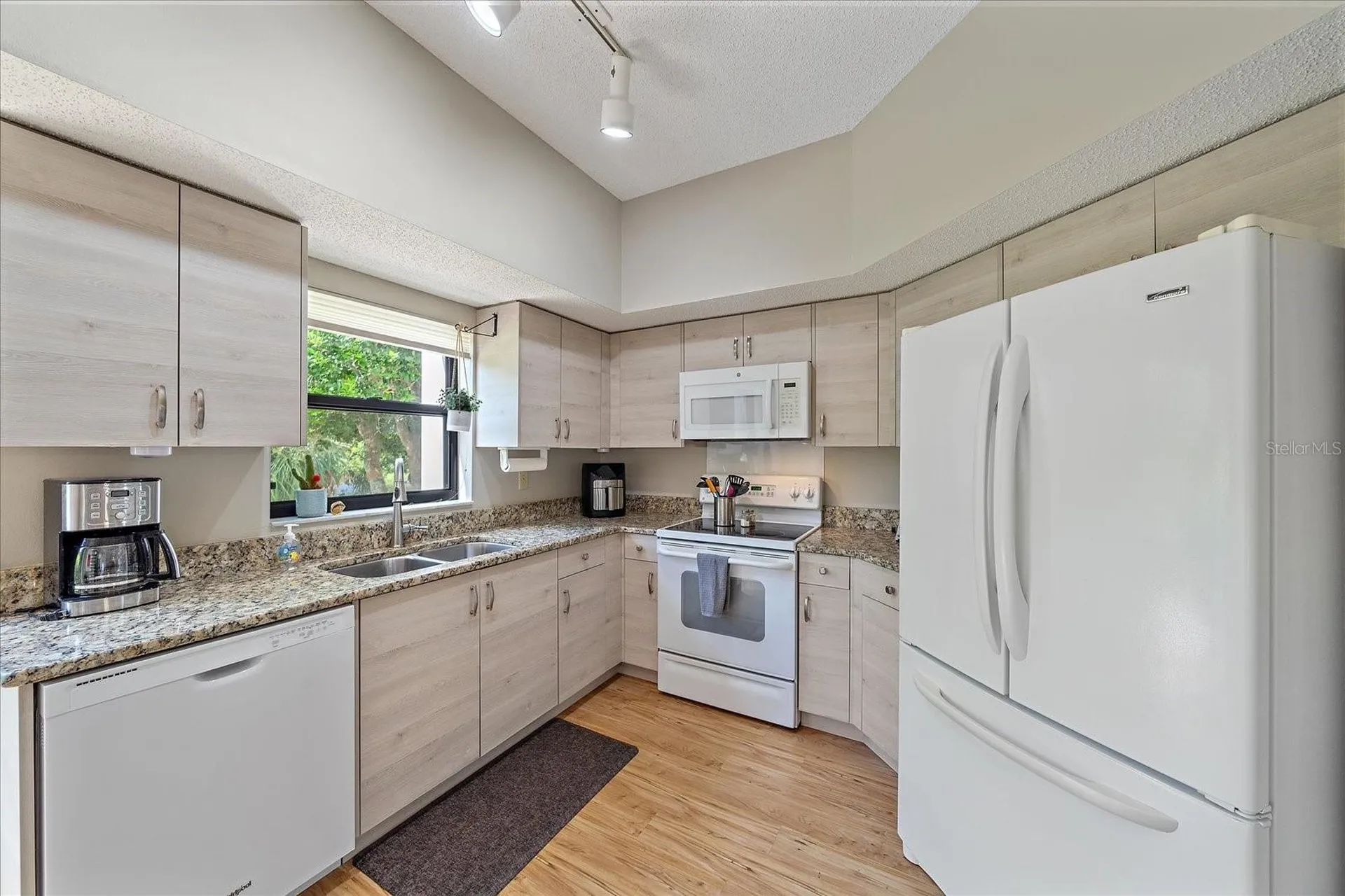 1612 Starling Drive Sarasota FL 34231