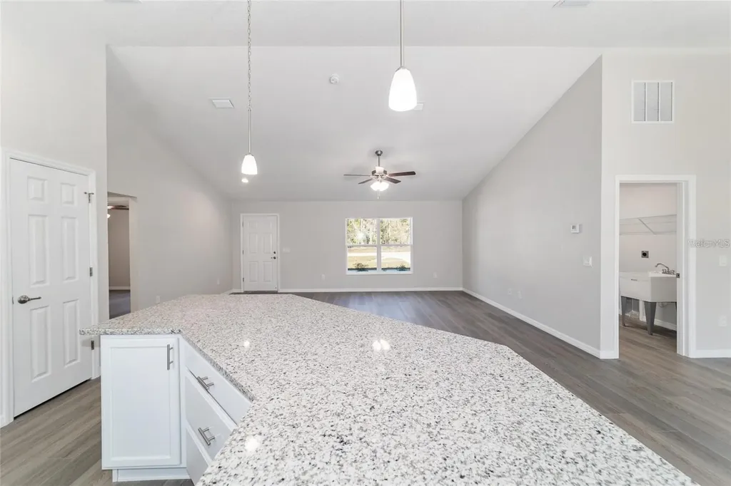 6411 SW 204 Avenue Dunnellon FL 34431