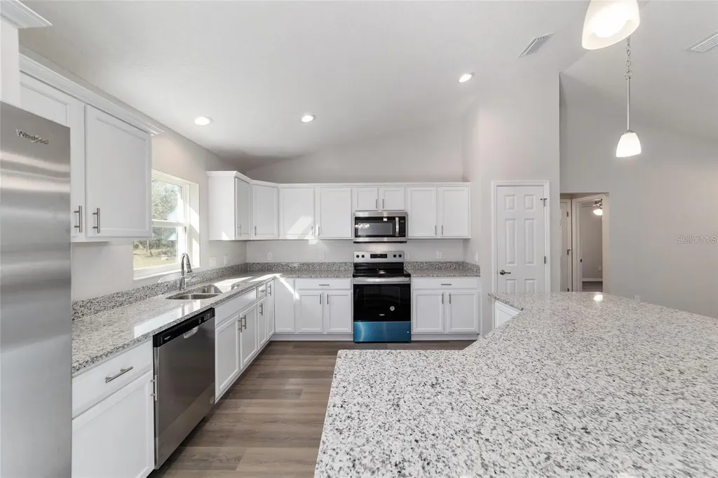 6411 SW 204 Avenue Dunnellon FL 34431