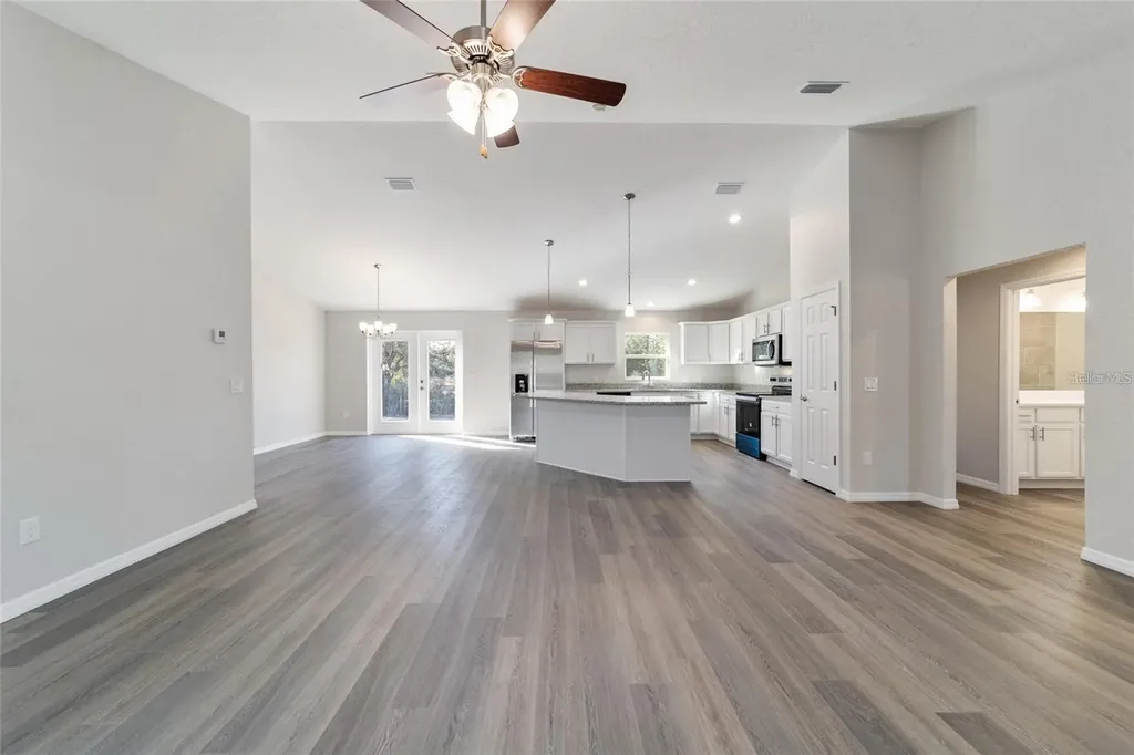 6411 SW 204 Avenue Dunnellon FL 34431