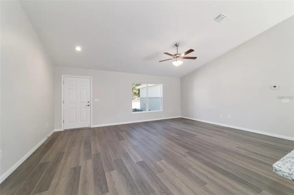 6411 SW 204 Avenue Dunnellon FL 34431