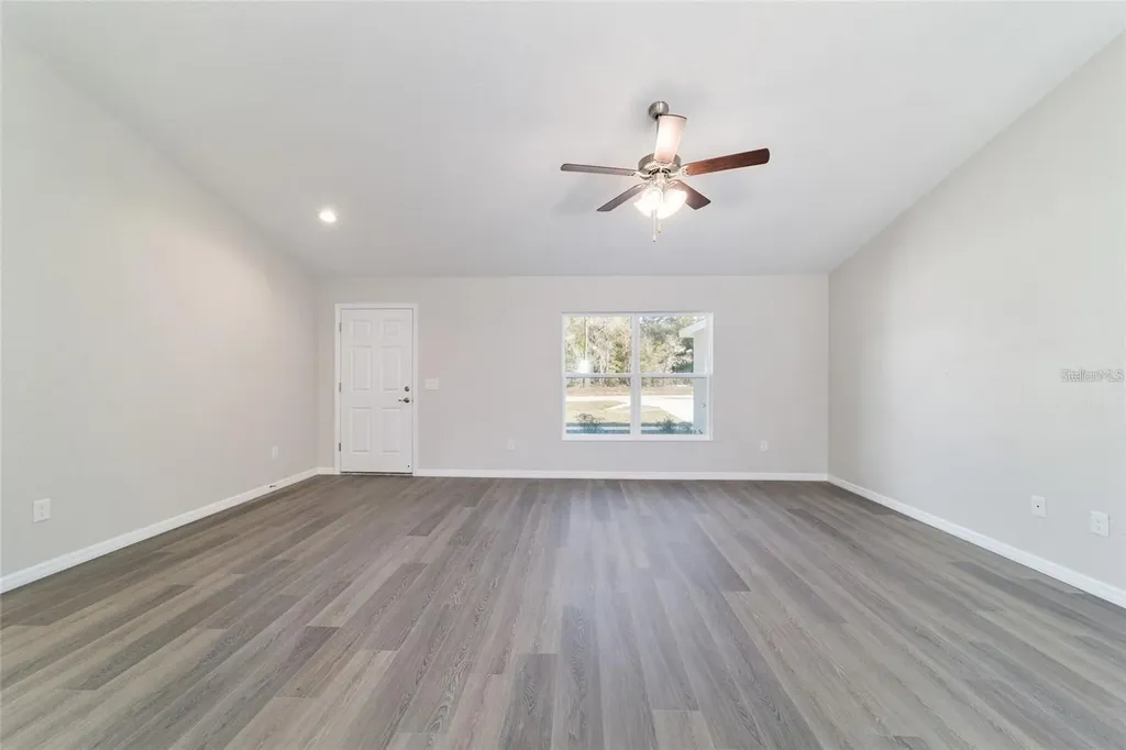 6411 SW 204 Avenue Dunnellon FL 34431