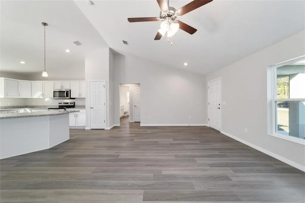 6411 SW 204 Avenue Dunnellon FL 34431