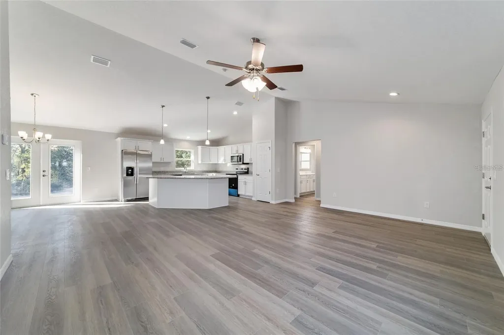 6411 SW 204 Avenue Dunnellon FL 34431