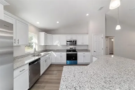 6411 SW 204 Avenue Dunnellon FL 34431