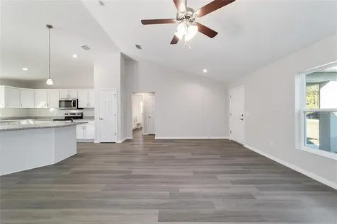 6411 SW 204 Avenue Dunnellon FL 34431