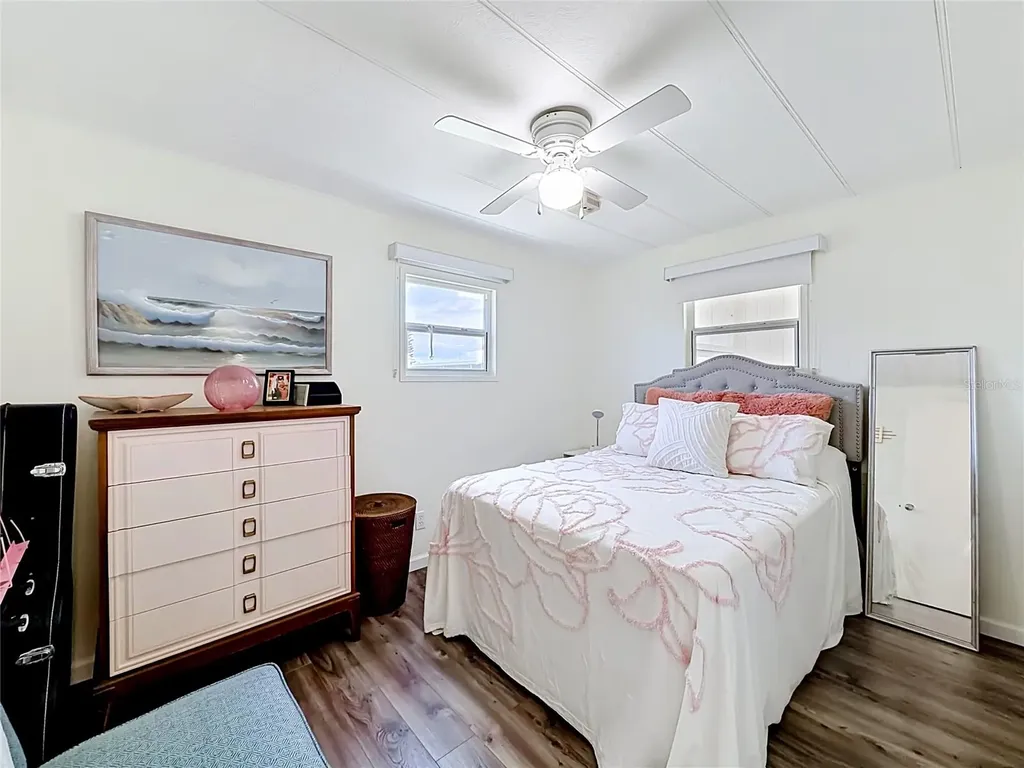 10193 N Lake Drive Largo FL 33773