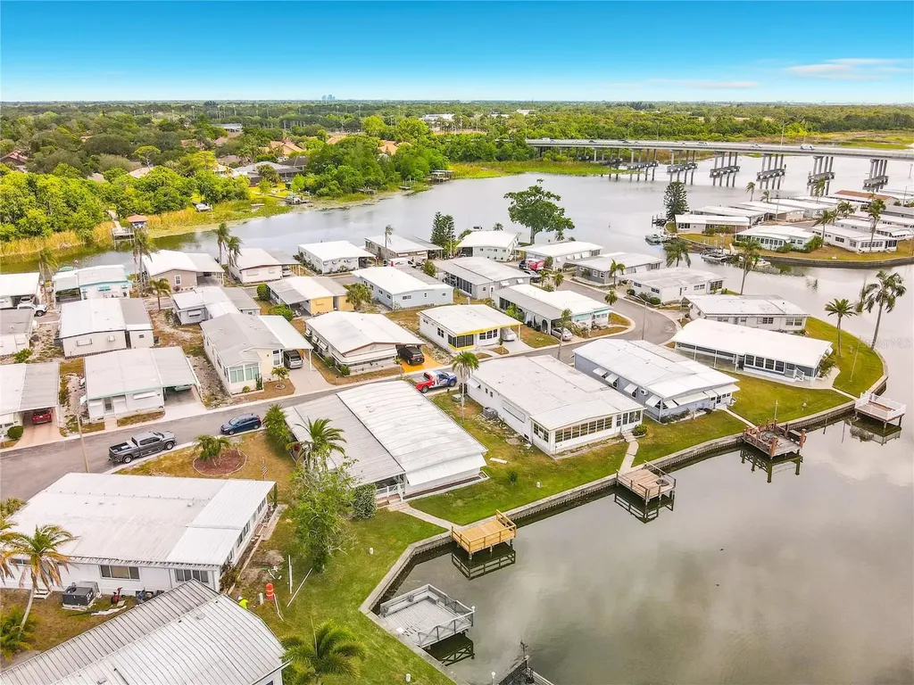 10193 N Lake Drive Largo FL 33773