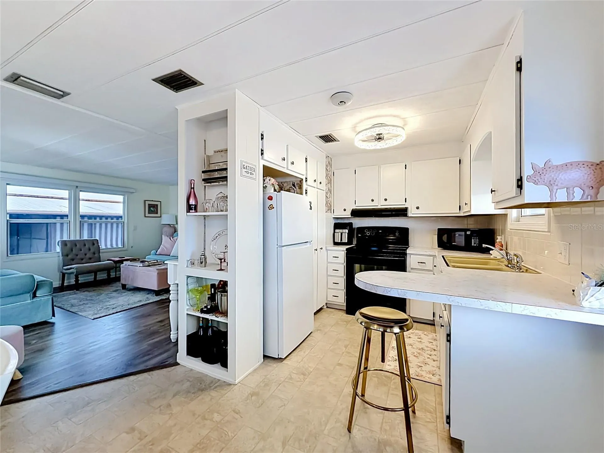 10193 N Lake Drive Largo FL 33773