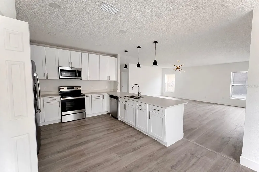 563 Bristol Circle Kissimmee FL 34758