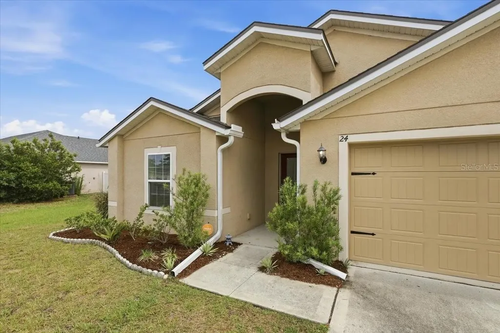 24 Bud Field Drive Palm Coast FL 32137