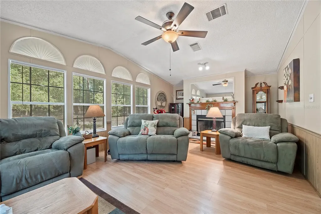 159 SW 70th Avenue Bell FL 32619