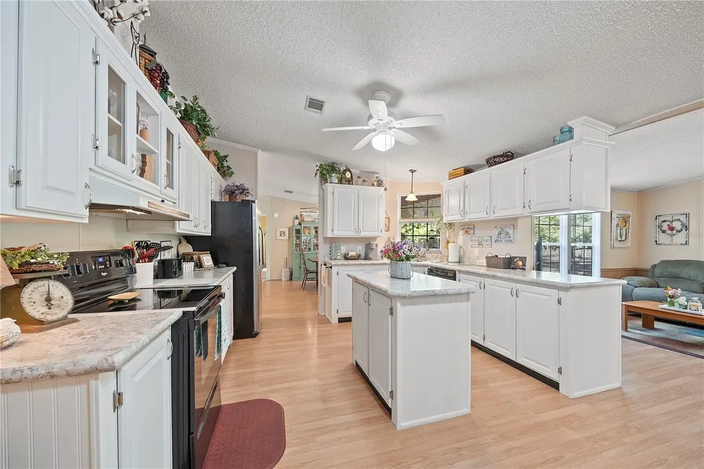 159 SW 70th Avenue Bell FL 32619