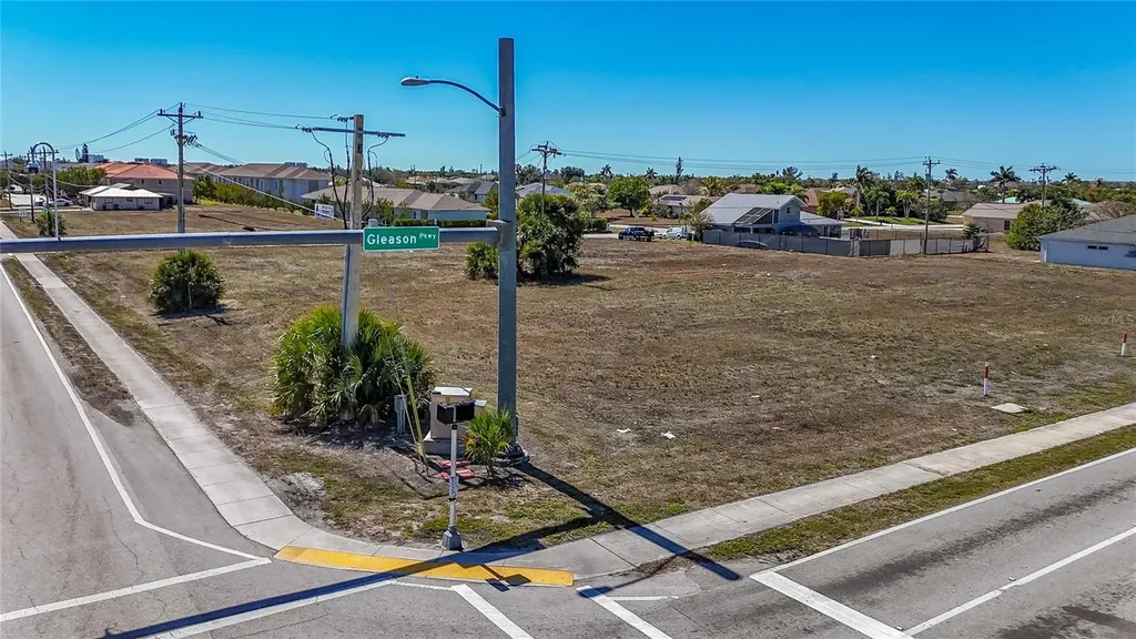 804 Gleason Parkway Cape Coral FL 33914