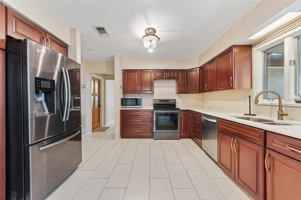 33651 Overton Drive Leesburg FL 34788