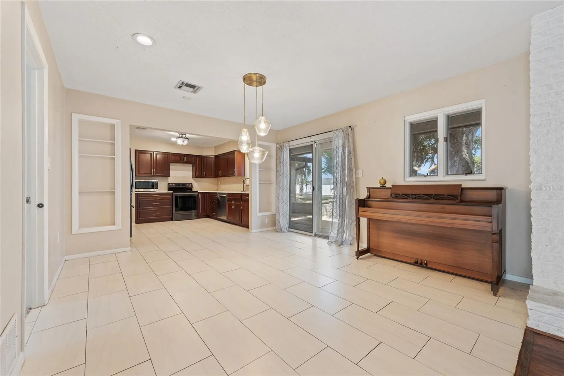 33651 Overton Drive Leesburg FL 34788