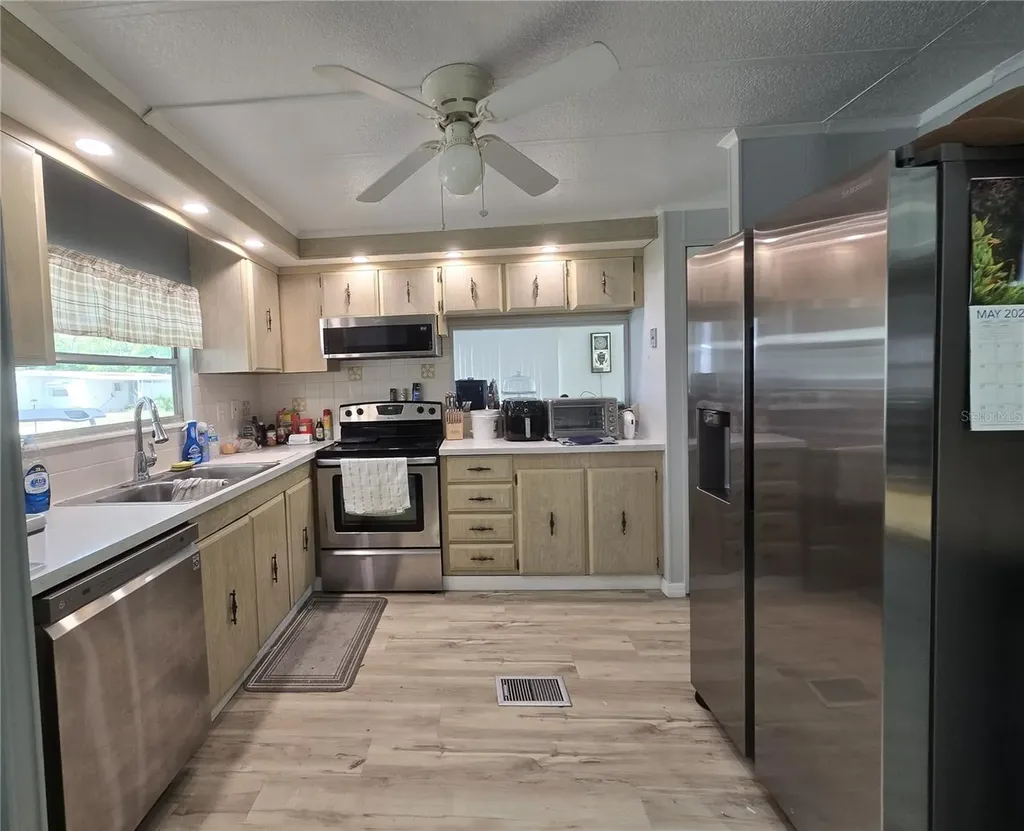 2011 Oak Grove Drive Zellwood FL 32798