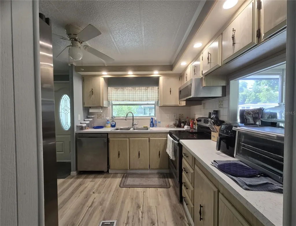 2011 Oak Grove Drive Zellwood FL 32798