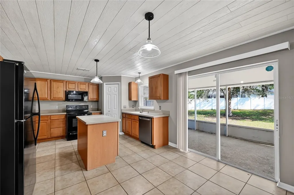 15536 Merlin Avenue Mascotte FL 34753