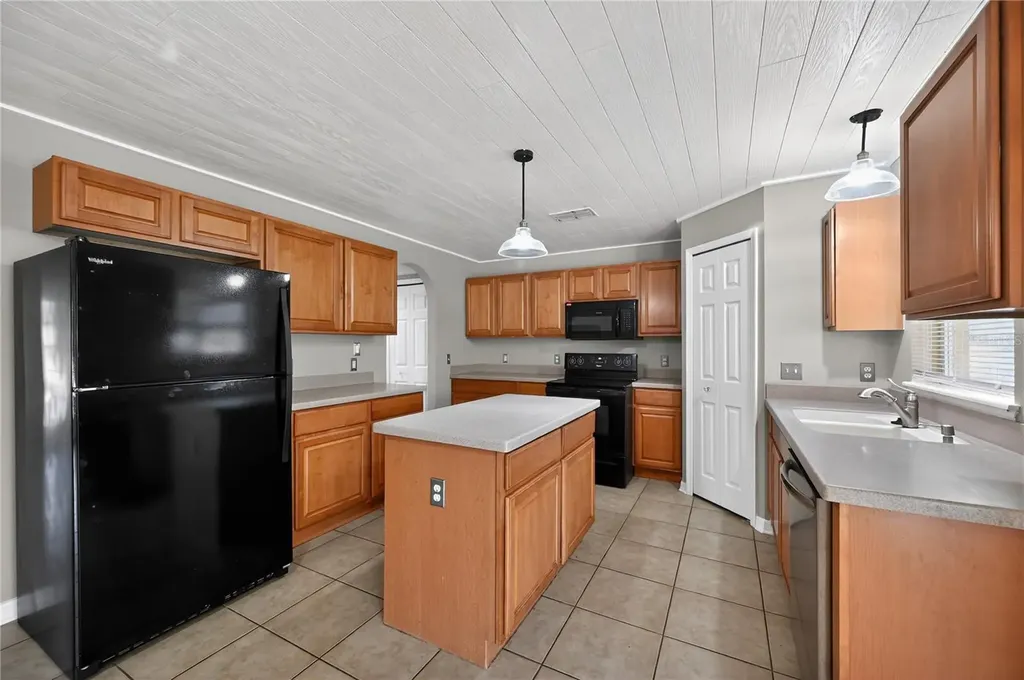 15536 Merlin Avenue Mascotte FL 34753