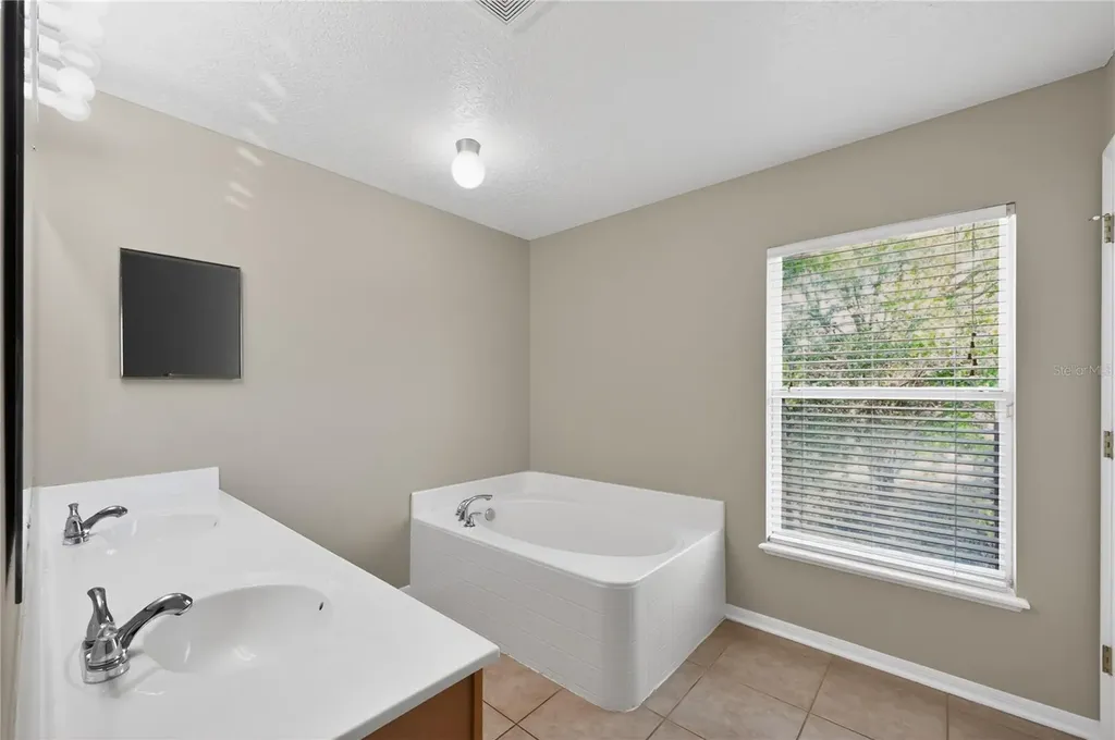 15536 Merlin Avenue Mascotte FL 34753
