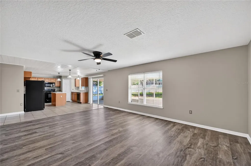 15536 Merlin Avenue Mascotte FL 34753