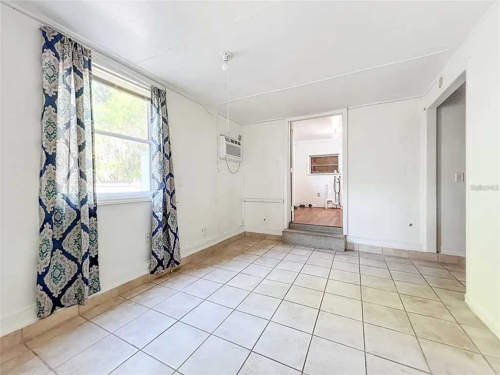 25 E Chesley Avenue Eustis FL 32726