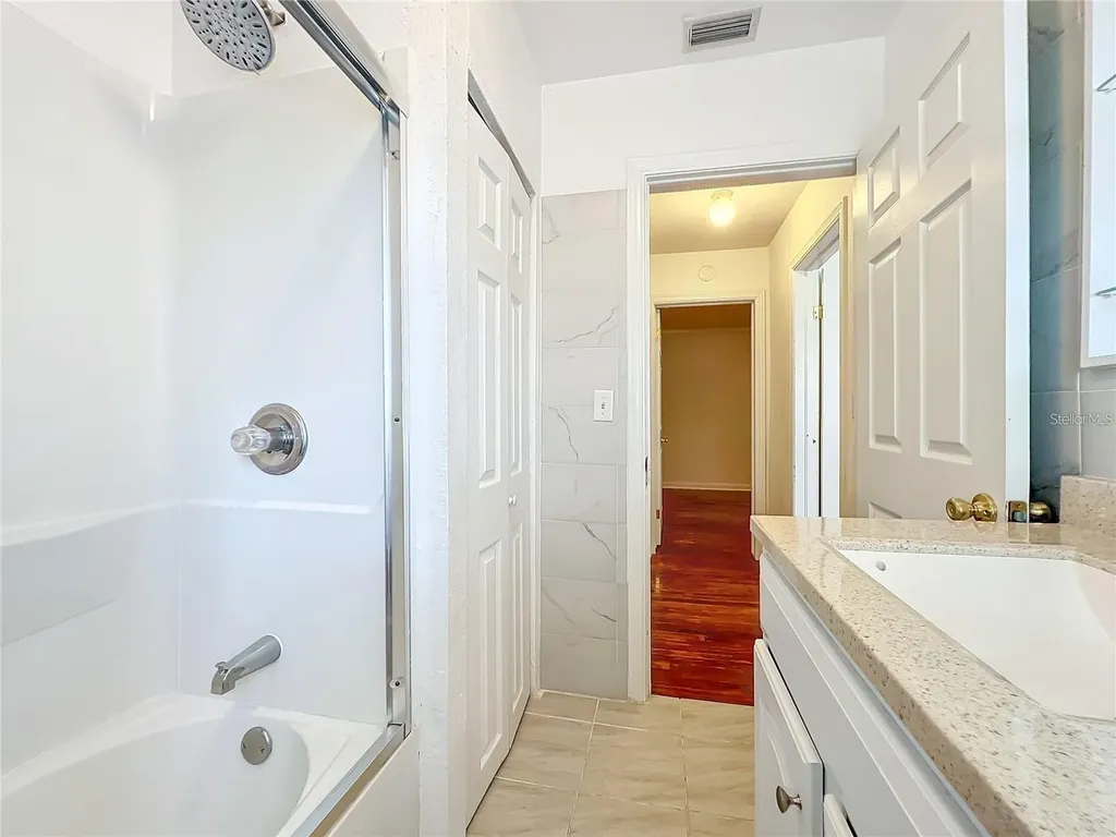 25 E Chesley Avenue Eustis FL 32726